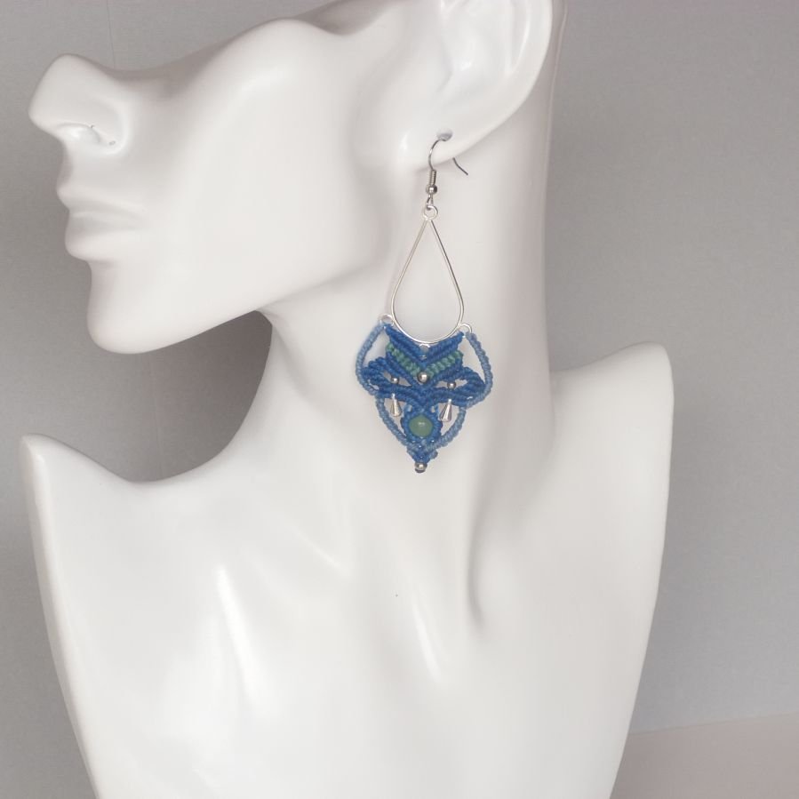 Oorbellen in micro-macramé blauw/hemelsblauw/turquoise groen