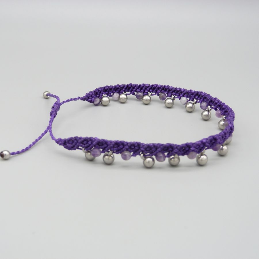 Enkelbandje in paars micro-macramé
