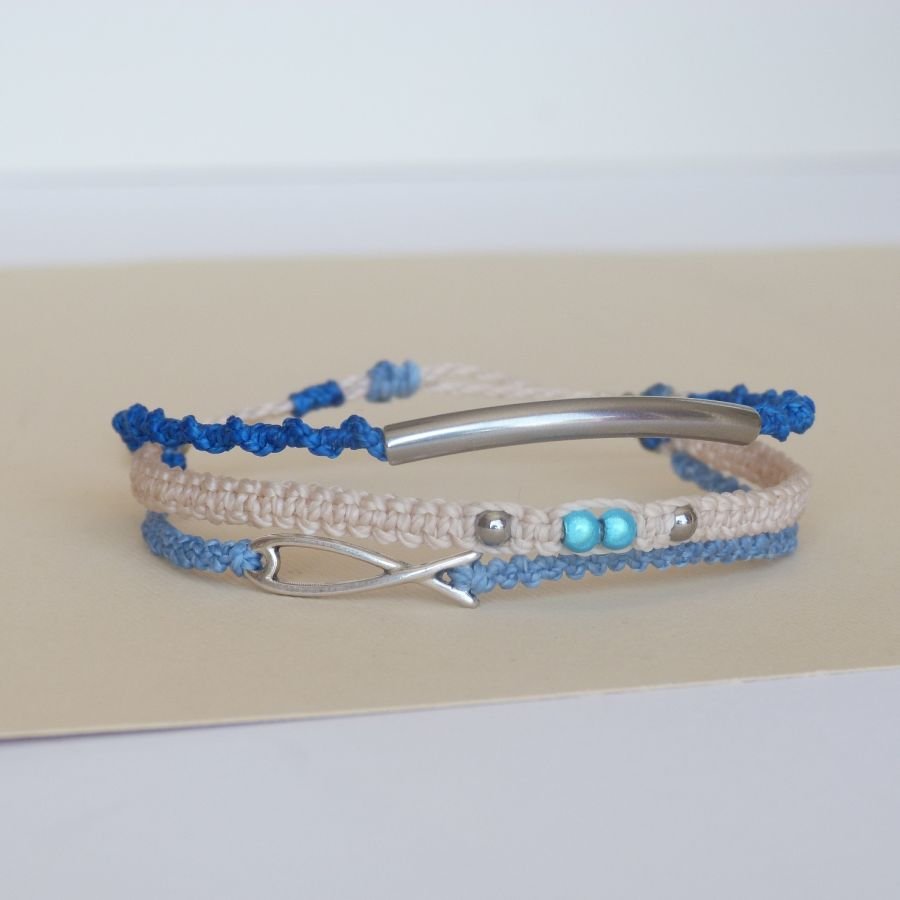 3 in 1 micro-macramé armband in blauw en beige zand