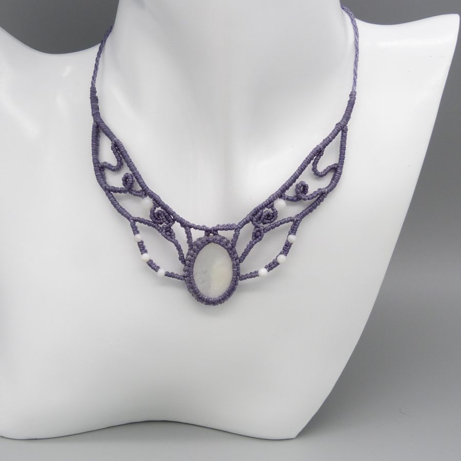 Micro-macramé ketting, mauve grijze parel