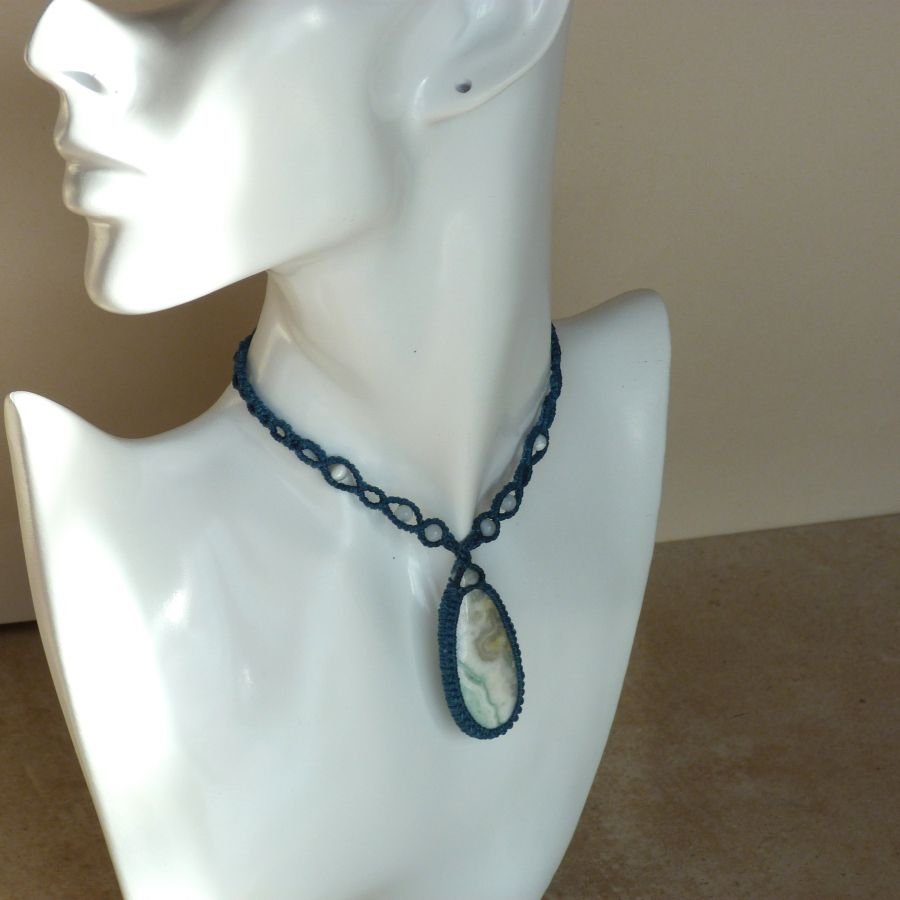 eend blauwe micro-macramé ketting met larsoniet jaspis