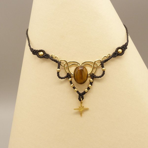 Zwarte micro-macram&eacute; ketting met tijgeroog