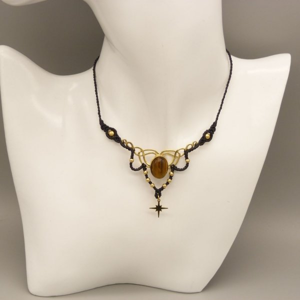 Zwarte micro-macram&eacute; ketting met tijgeroog