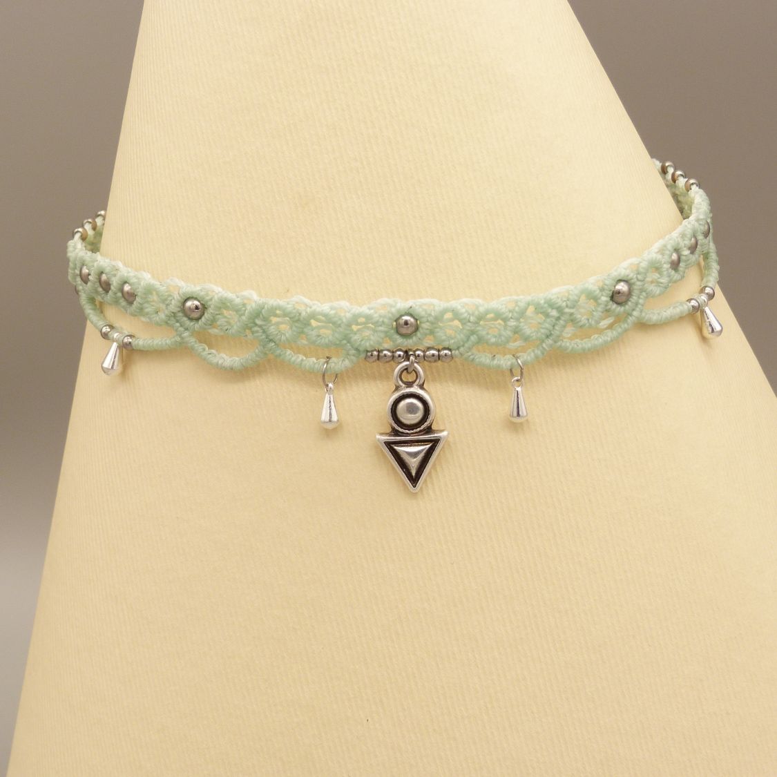 Water mintgroen micro macramé choker collier