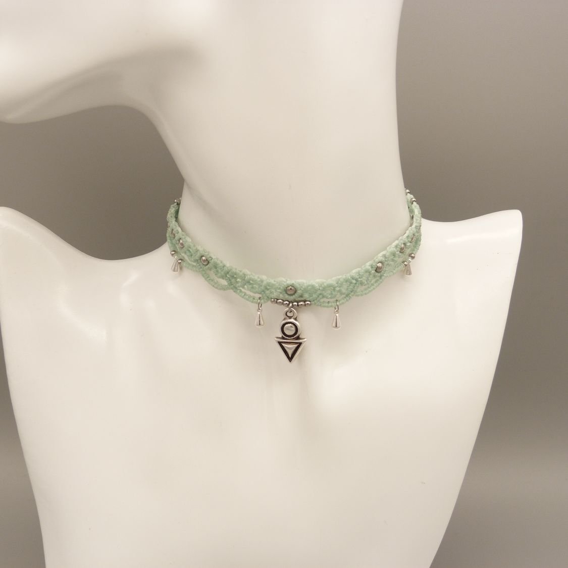Water mintgroen micro macramé choker collier