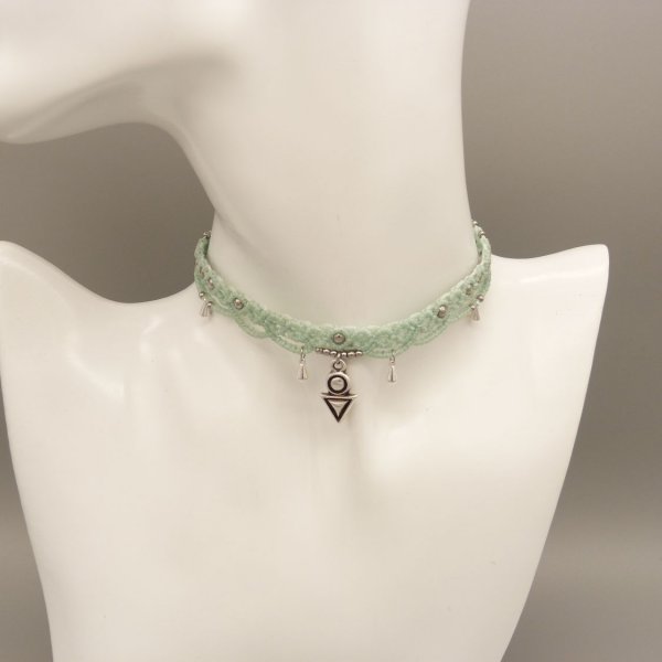 Water mintgroen micro macram&eacute; choker collier