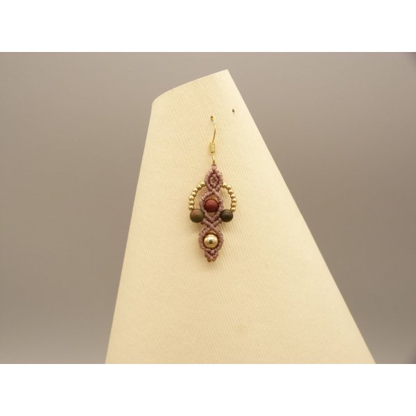 Paar oorbellen in micro-macram&eacute;, kleur taupe 