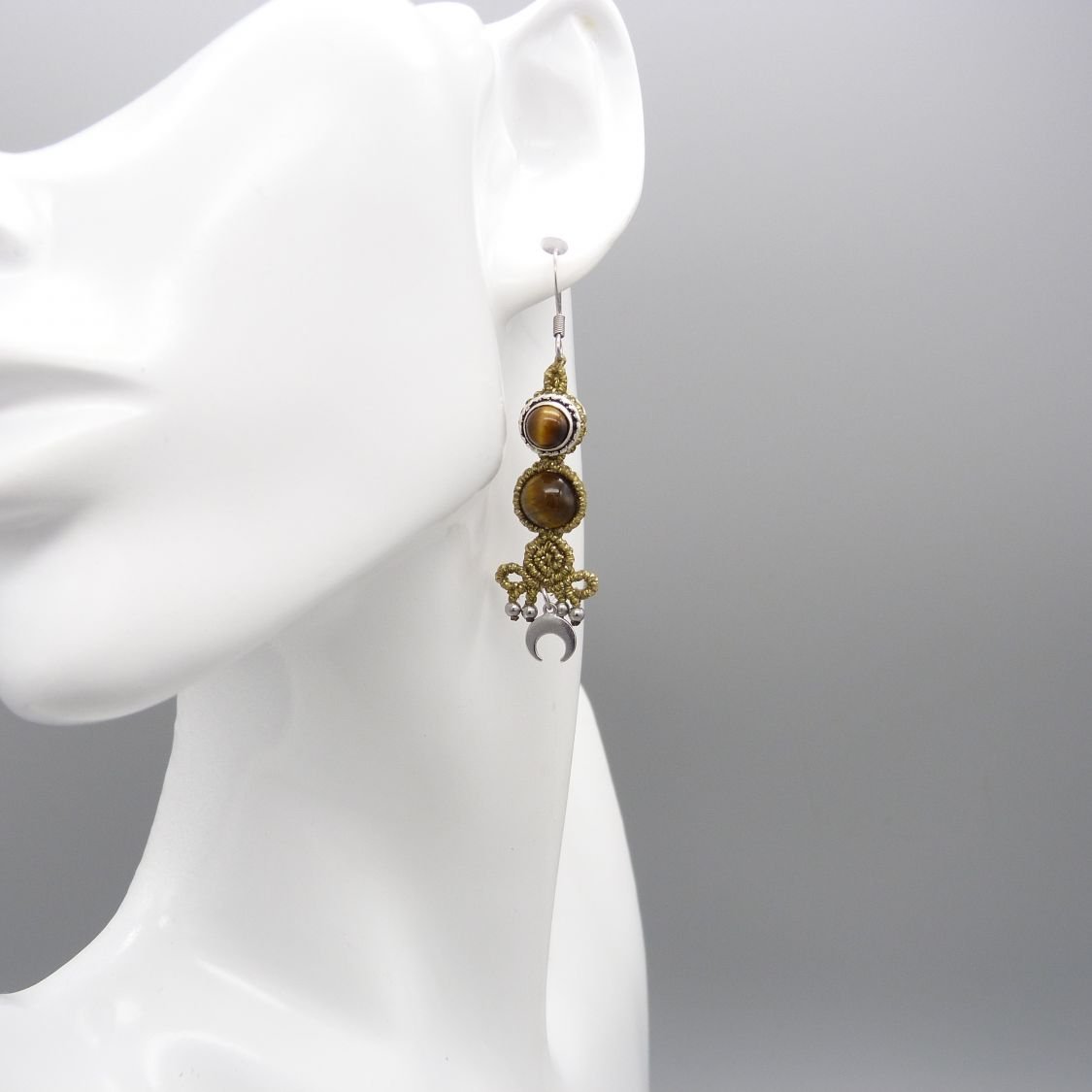 Paar gouden micro-macramé oorbellen 