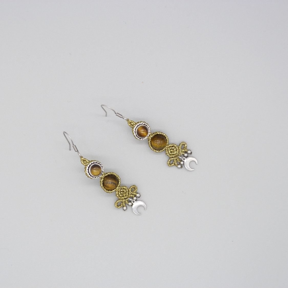 Paar gouden micro-macramé oorbellen 