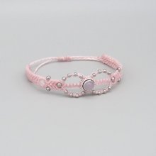 Roze micro-macramé armband met een roze kwartssteen