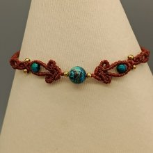 Bracelet en micro-macramé avec des perles en pierre chrysocolle