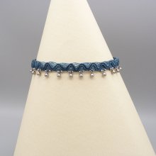 Enkelbandje in eendenblauw micro-macramé
