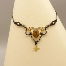 Zwarte micro-macramé ketting met tijgeroog