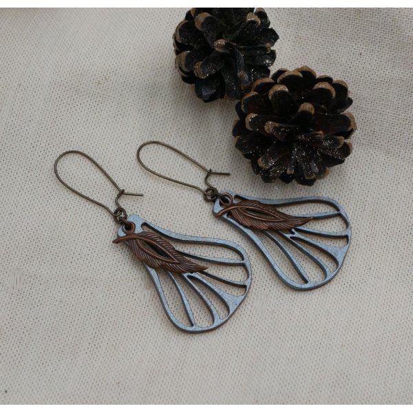 Boucles d'oreilles ailes en bois peint gris m&eacute;tallis&eacute; et feuilles cuivr&eacute;es