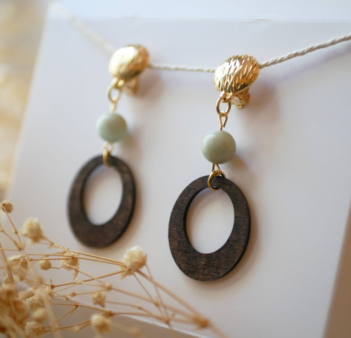Notenhout en amazoniet edelsteen clip oorbellen