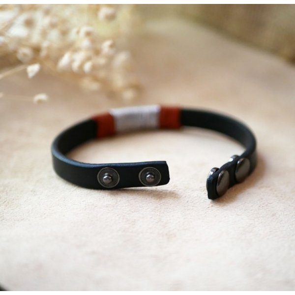 Bracelet en cuir noir tiss&eacute; bicolore en coton argent&eacute; et cuir fin rouge brique