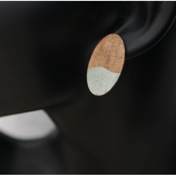 Grote ovale oorbellen in walnoothout en grijs metallic