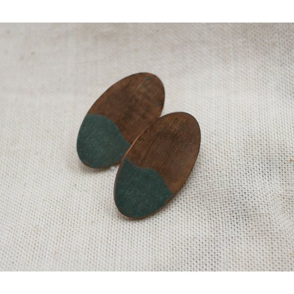 Grote ovale oorbellen in walnoothout en grijs metallic