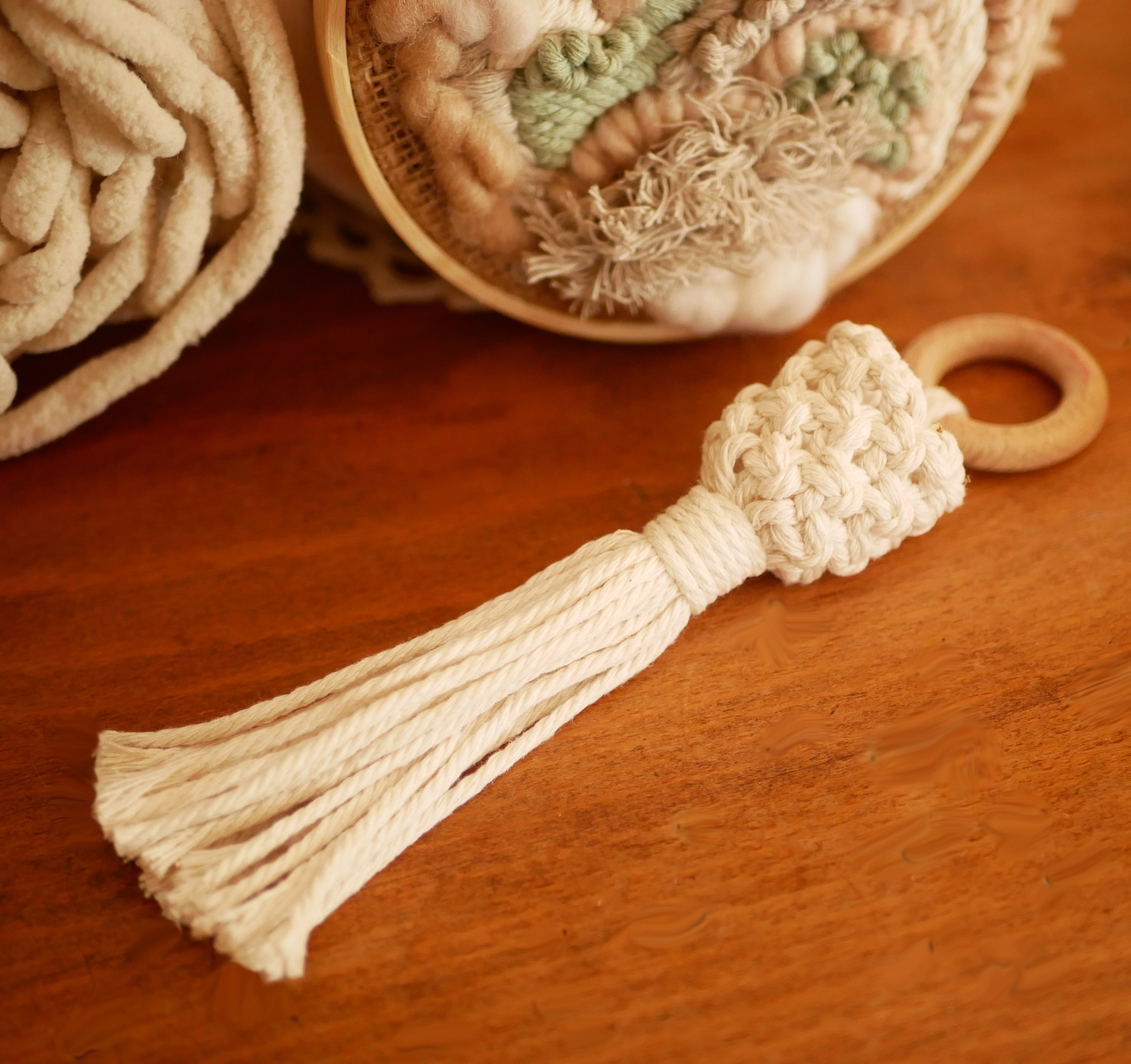 Mini suspension pour plantes en macram&eacute; corde coton &eacute;cru ou rouille