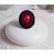 Midnight in Paris ring geborduurd met een rode facet geslepen cabochon en ronde zwarte parels