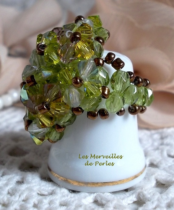 Swarovski kristallen ring met facetten en draaiende toppen