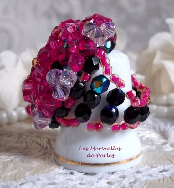 Hibiscus ring met Swarovski kristal facetten en spinners
