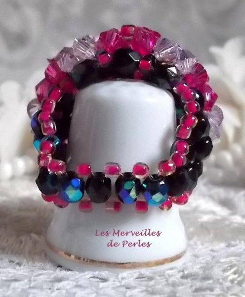 Hibiscus ring met Swarovski kristal facetten en spinners