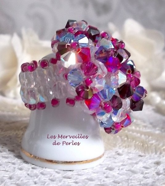 Roze stekelring met Swarovski kristalfacetten en spinners