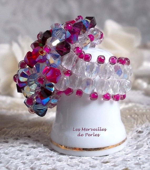Roze stekelring met Swarovski kristalfacetten en spinners
