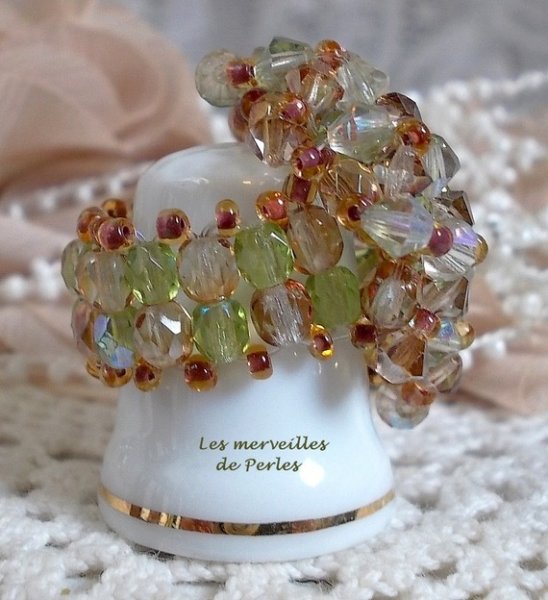 Veronese ring met facetten, draaiende toppen en een Swarovski kristallen shuttle