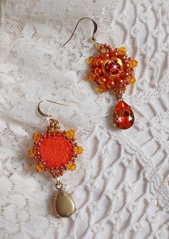 BO Lady in Orange geborduurd met Swarovski Tangerine kristallen, rocailles en bohemian glaskralen.