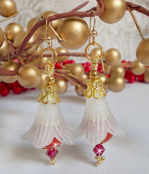 BO Secret Oriental met keramische kralen en Lucite bloemen en 14 karaat Gold Filled oorhaken