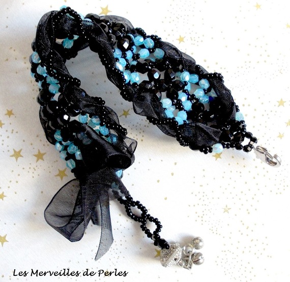 Prestige armband met zwarte en blauwe facetten en organza lint