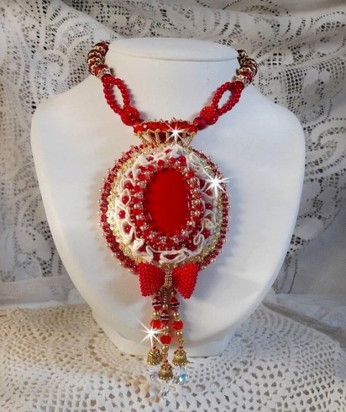 Nous Deux Haute-Couture barok hanger geborduurd met halfedelstenen parels en Swarovski kristal 