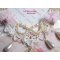 Victoriaanse geborduurde Valmont ketting met Ivory kant, parel kralen en Swarovski kristallen