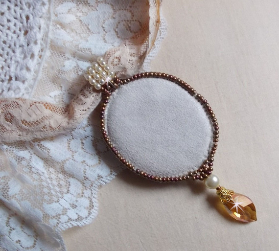 Reflets de Rosée hanger ketting, parels, Swarovski kristal en kant.