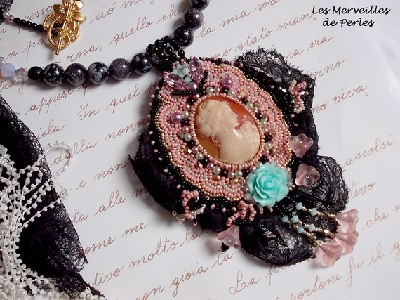 Hanger ketting Marquise geborduurd met parels, een zeer mooie kant, een weelderig juweel 