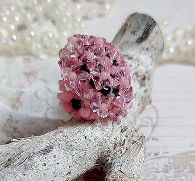Anemoon ring met facetten en tupies in Swarovski kristal