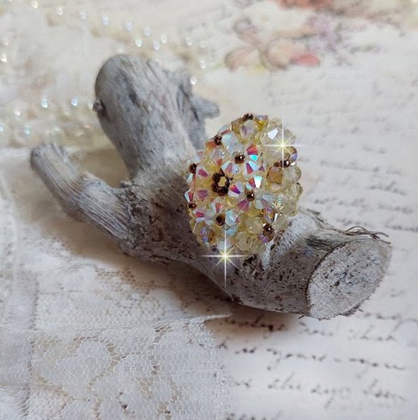 Aurora ring met facetten en draaiende toppen in Swarovski kristal