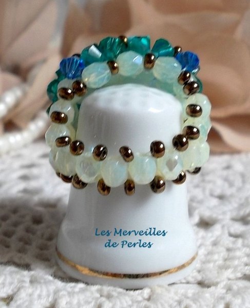 Aquamarijn ring met Swarovski kristal facetten en spinners