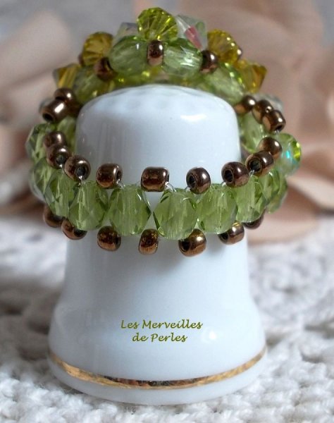 Swarovski kristallen ring met facetten en draaiende toppen