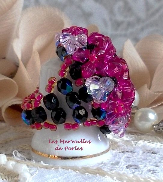 Hibiscus ring met Swarovski kristal facetten en spinners