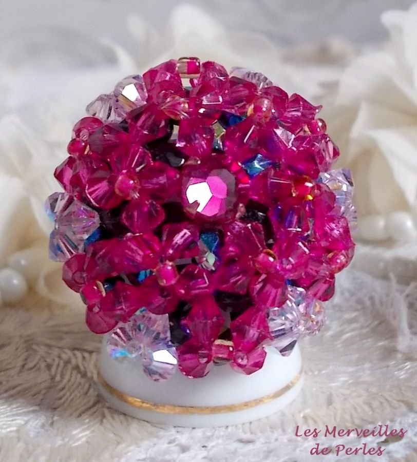 Hibiscus ring met Swarovski kristal facetten en spinners