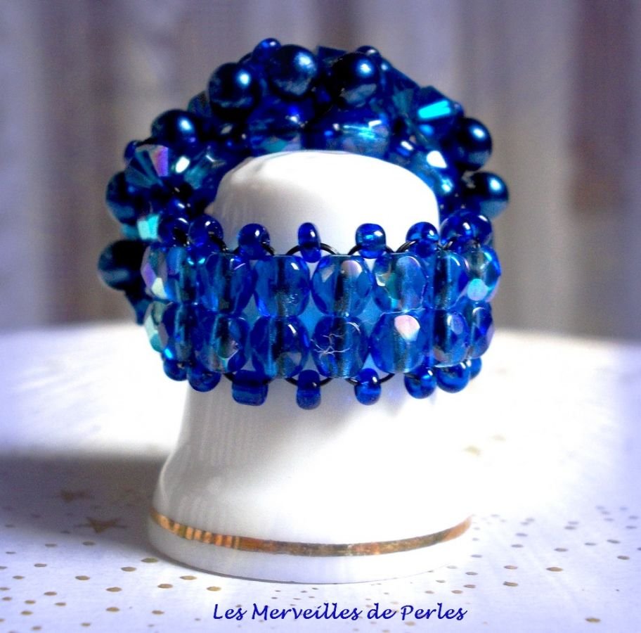 Night Blue Ring met Swarovski kristal facetten en spinners