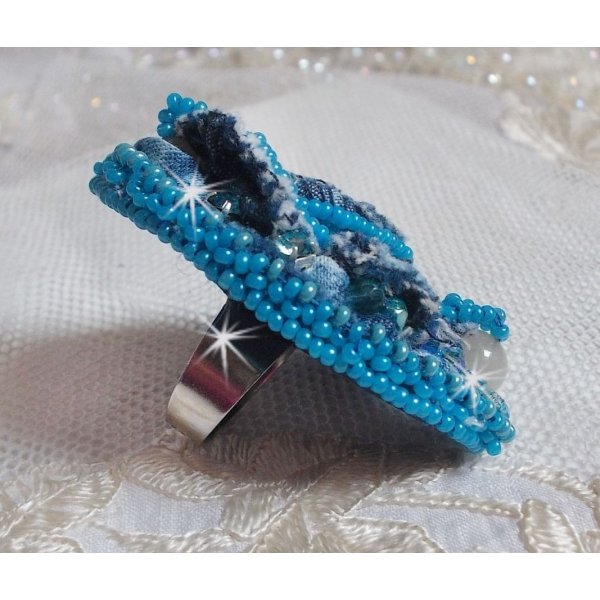 Far West ring in denim geborduurd met halfedelstenen kralen La Sodaliet, Jade en andere kralen