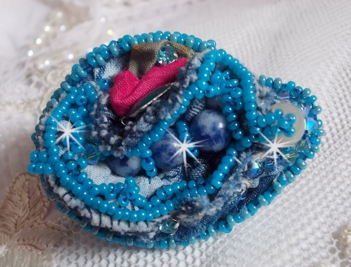 Far West ring in denim geborduurd met halfedelstenen kralen La Sodaliet, Jade en andere kralen