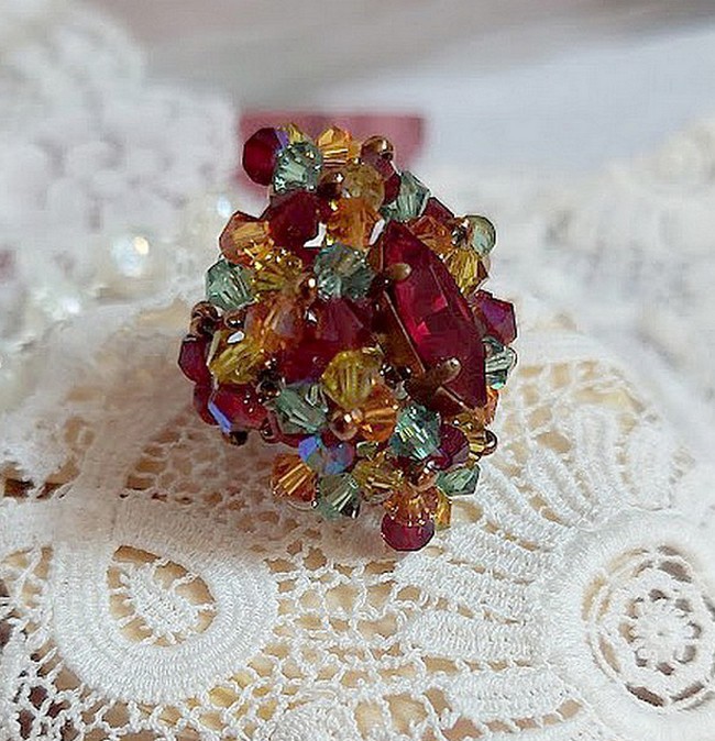 Iroise ring met facetten, draaiende toppen en een Swarovski kristallen shuttle