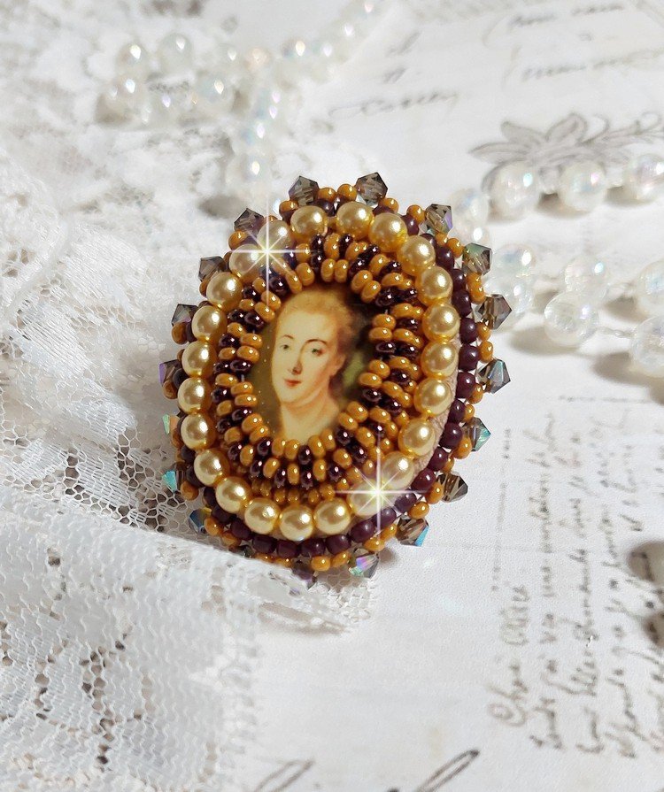 Mme de Pompadour ring geborduurd met parels, Swarovski kristal, een zeer mooie verleiding