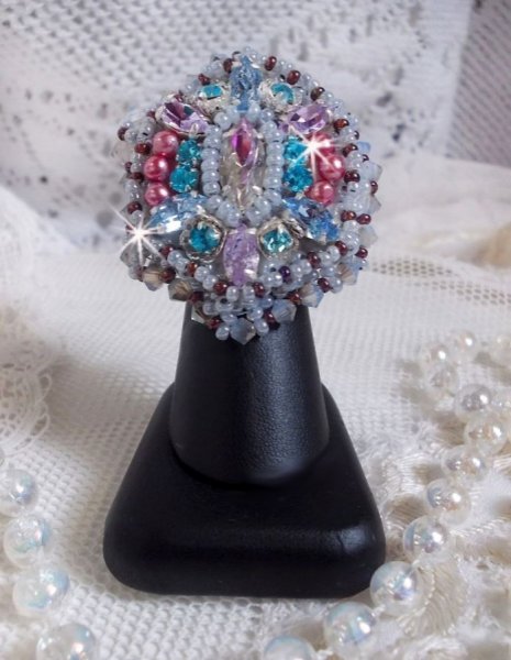 Mademoiselle Bluse ring geborduurd met Swarovski kristallen en prachtige parels van kwaliteit