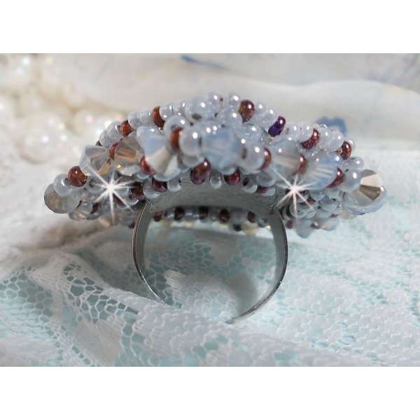 Mademoiselle Bluse ring geborduurd met Swarovski kristallen en prachtige parels van kwaliteit